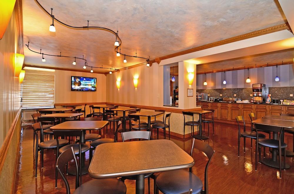Baymont By Wyndham Johnson City/Binghamton Esterno foto
