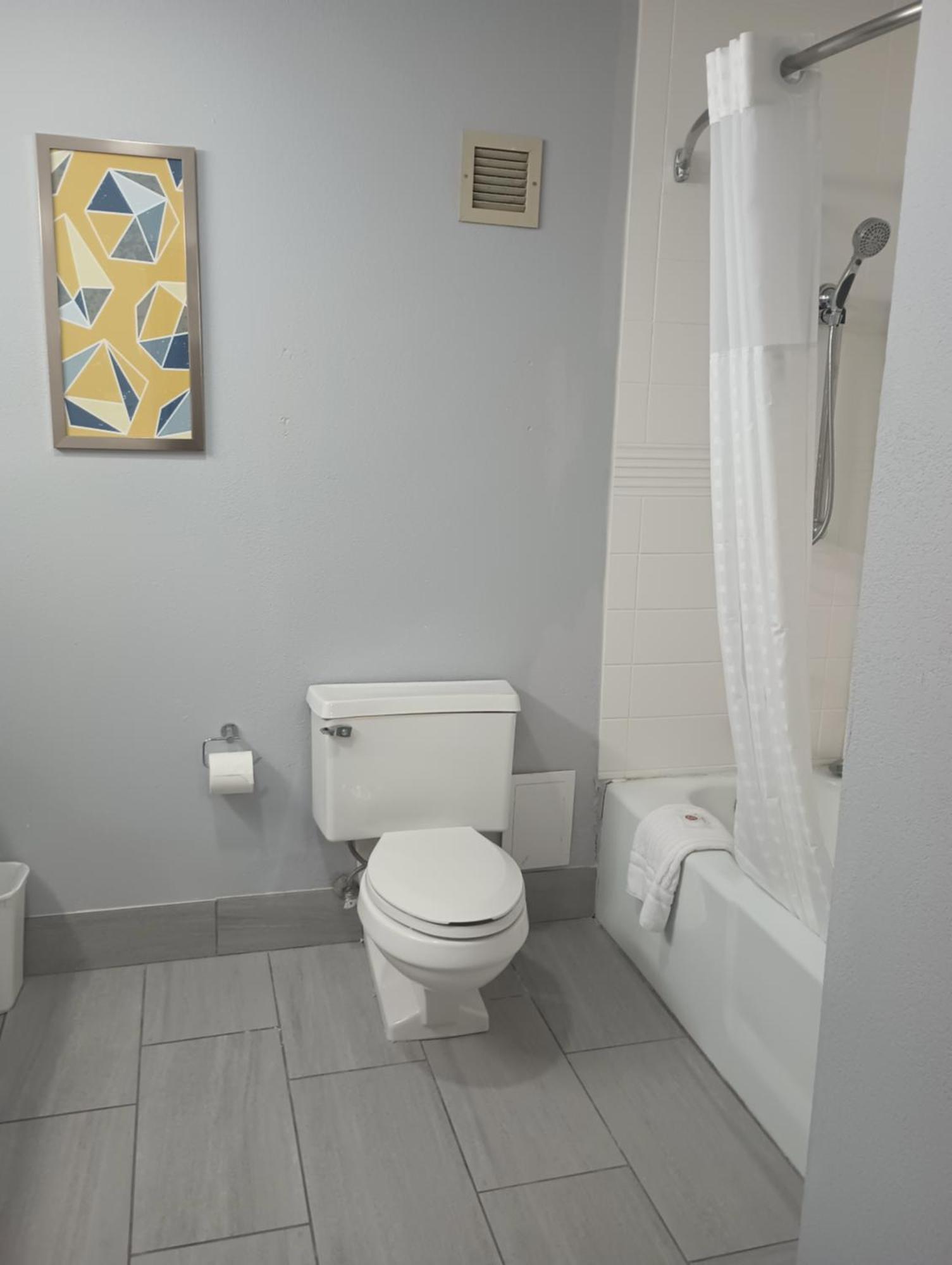 Baymont By Wyndham Johnson City/Binghamton Esterno foto